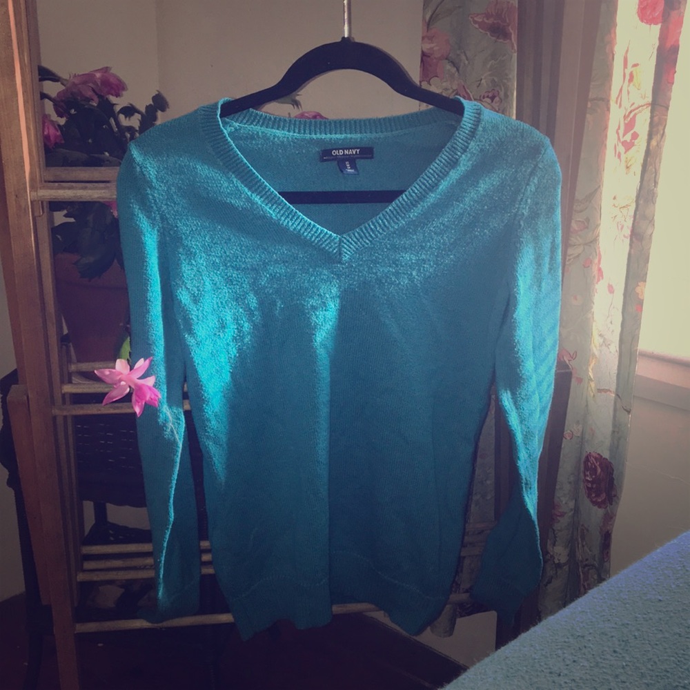 V neck sweater